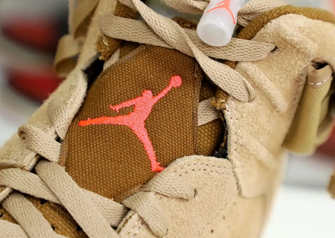 x Jordan Retro SP Khaki